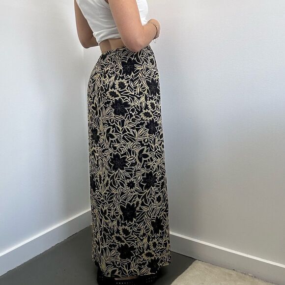 Vintage 90’s Ann Taylor Tan & Black Floral Maxi Wrap Skirt Size S (tag size 6) - Picture 10 of 10